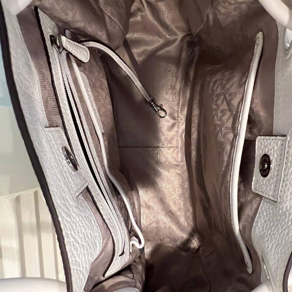 Hand bag - Picture 3 of 3